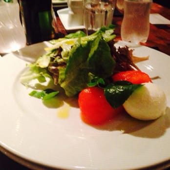 NB Steak - Caprese salad - Steakhouses Near Me - Porto Alegre, RS