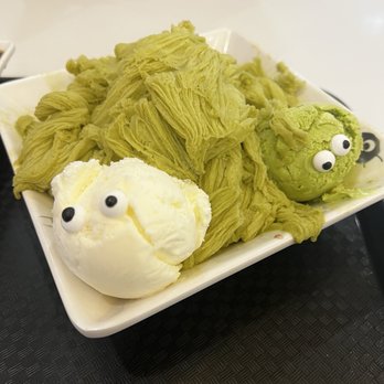 Blackball Taiwanese Dessert - Shaved ice and ice cream - Taiwanese Near Me - Vancouver, British Columbia