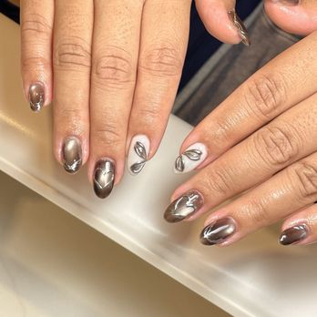 Làmay Nail Spa - Builder Gel with Cateye and Chrome - Nail Salons Near Me - Burbank, California Làmay Nail Spa - Builder Gel with Cateye and Chrome - Nail Salons Near Me - Burbank, California