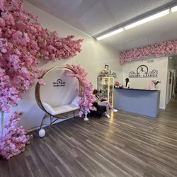 Luxury Lashes - Beautiful Salon !