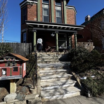 Gralehaus - Cute BNB experience - Beer Bar Near Me - Louisville, Kentucky Gralehaus - Cute BNB experience - Beer Bar Near Me - Louisville, Kentucky