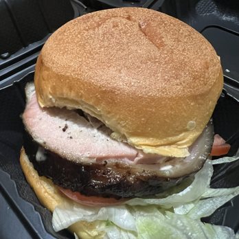 SMOK-HAUS - PBLT Sandwich - Barbeque Near Me - Garden City, New York