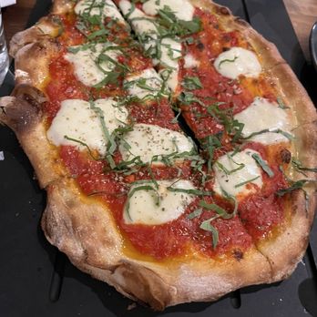 Serious Pie Totem Lake - Pizza that doesn't tell the name  it tastes very good and it is very fresh and not very slow during lunch - Pizza Near Me - Kirkland, Washington