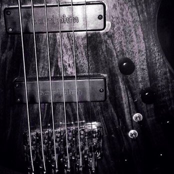 Renson Guitar Shop - Guitar Stores Near Me - Studio City, California