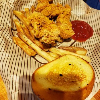 Cheddar's Scratch Kitchen - Kids chicken tenders with fries - Comfort Food Near Me - Pflugerville, Texas