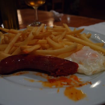 Ras - Eggs and chorizo with fries - Tapas Bars Near Me - Granada, GR