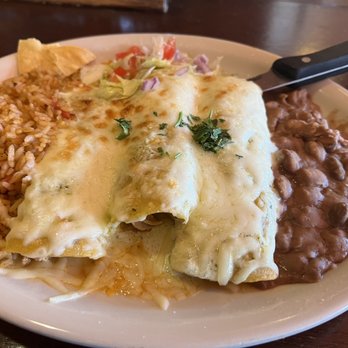 Chava's Mexican Restaurant - Chicken enchiladas de crema - Mexican Near Me - Saint Louis, Missouri Chava's Mexican Restaurant - Chicken enchiladas de crema - Mexican Near Me - Saint Louis, Missouri