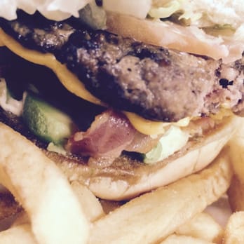 Super Burger - Avocado bacon burger 4 stars good but the bread fell apart - Burgers Near Me - Pasadena, California Super Burger - Avocado bacon burger 4 stars good but the bread fell apart - Burgers Near Me - Pasadena, California