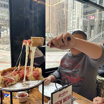 Giordano's - Pepperoni Deep Dish Pizza 10" - Pizza Near Me - Chicago, Illinois