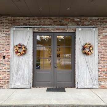 Supreme Lashes - Front entrance - Eyelash Service Near Me - Jonesboro, Georgia