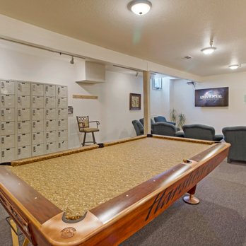 San Juan Island Hostel - pool table - Hostels Near Me - Friday Harbor, Washington San Juan Island Hostel - pool table - Hostels Near Me - Friday Harbor, Washington
