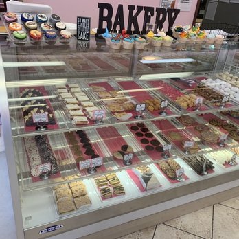 C'est Si Bon Bakery - Bakeries Near Me - San Jose, California