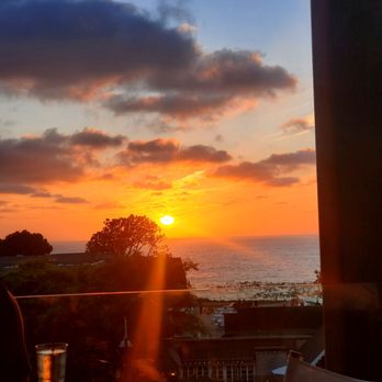 Monarch Ocean Pub - Gastropubs Near Me - Del Mar, California