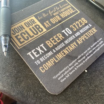 Yard House - eClub - New American Near Me - Boca Raton, Florida