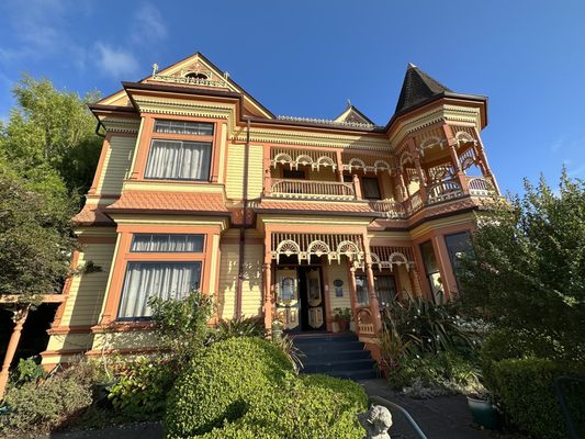 Gingerbread Mansion Inn by null