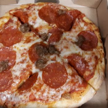 Roy's Pizza & Pasta - Thar is a 7 dollar pizza you are looking at. Overflowing with toppings - Pizza Near Me - St George, Utah Roy's Pizza & Pasta - Thar is a 7 dollar pizza you are looking at. Overflowing with toppings - Pizza Near Me - St George, Utah