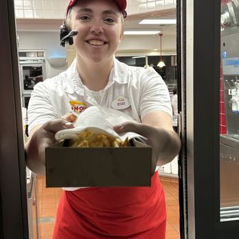 In-N-Out Burger - Here's "Rylee", providing excellent service. - Burgers Near Me - Round Rock, Texas In-N-Out Burger - Here's "Rylee", providing excellent service. - Burgers Near Me - Round Rock, Texas
