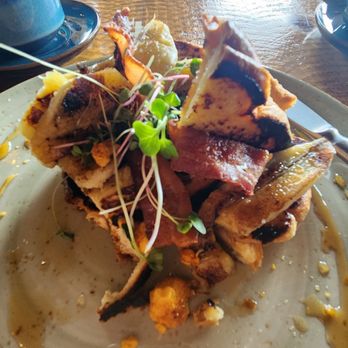 Cliffhouse Bistro - French toast - Canadian (New) Near Me - Mount Norquay, Alberta Cliffhouse Bistro - French toast - Canadian (New) Near Me - Mount Norquay, Alberta
