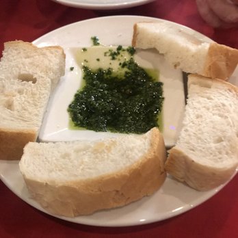 Salute Taverna - Bread with oil and pesto - Italian Near Me - Taylor, Michigan