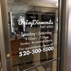 Daisy Diamonds - Hours are clearly defined but sadly they were closed at 4pm?