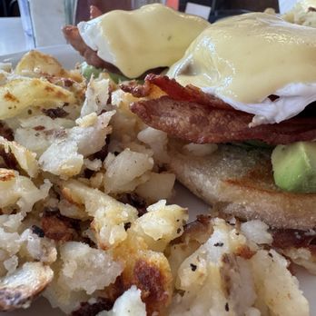 Pancake Cottage - California Benedict - Breakfast & Brunch Near Me - Avalon, California Pancake Cottage - California Benedict - Breakfast & Brunch Near Me - Avalon, California