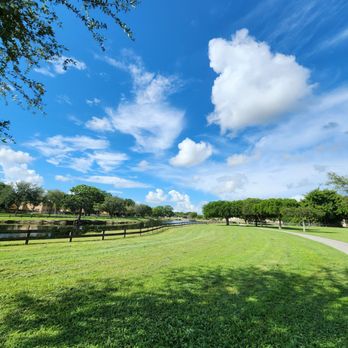 Kendall Green Park - Parks Near Me - Miami, Florida