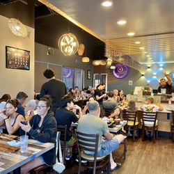 Sushi Plantation - The restaurant was packed by 6PM for dinner!