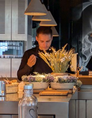 Restaurant 212 by null