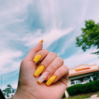 Happiest Nails & Spa - Nail Salons Near Me - Oceanside, California