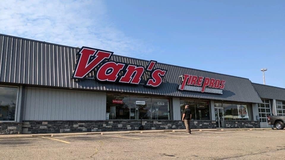 VAN’S AUTO SERVICE & TIRE PRO Updated September 2024 1725 E Market