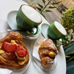 Caffè dei Fossi - Cappuccino & pastries