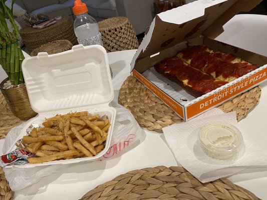 The Rec Pizza & Detroit Eats by null
