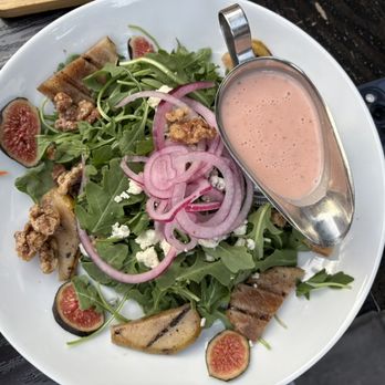 Savona's - Grilled pear & baby arugula salad - Italian Near Me - Hudson, New York