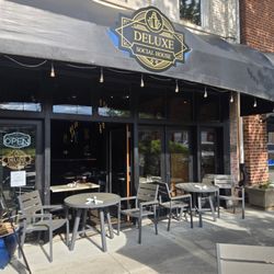 Deluxe Social House - Patio Seating