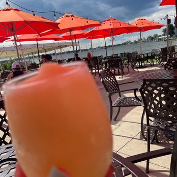 Buckeye Lake Winery - Tropical wine slushee - Wineries Near Me - Thornville, Ohio