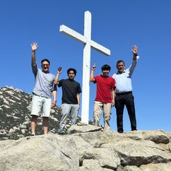 Prayer Mountain - People who love Jesus