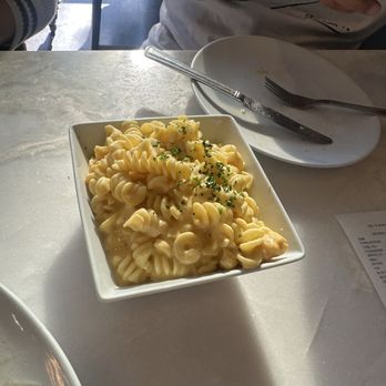 Amarith Farmhouse - Mac n Cheese - Cafes Near Me - Newport Beach, California Amarith Farmhouse - Mac n Cheese - Cafes Near Me - Newport Beach, California