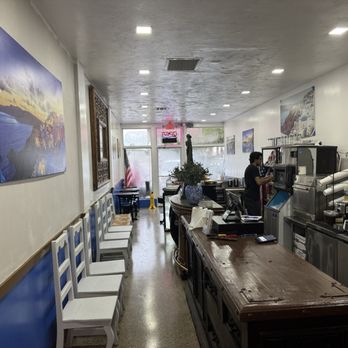 Mini Pita Mediterranean Restaurant - Centered side of the restaurant - Mediterranean Near Me - Pompano Beach, Florida