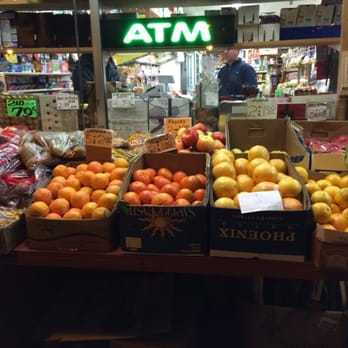 SY Strawberry Farm - Fruit stand outside. - Grocery Near Me - East Bronx, New York