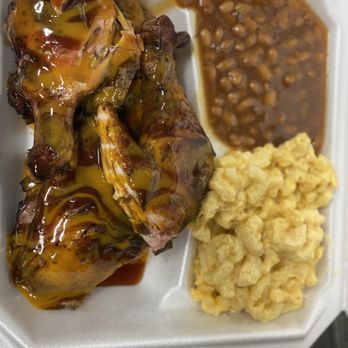 Bite Down BBQ - Chicken dinner w/mac and bake beans - Food Trucks Near Me - Gainesville, Florida