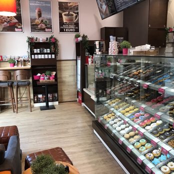 Dunkin Donuts - Donuts Near Me - Fürth, BY