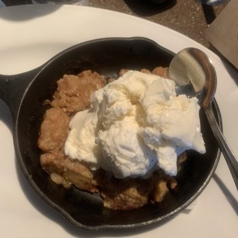The Distillery Restaurant Victor - Apple crisp - Sports Bars Near Me - Victor, New York