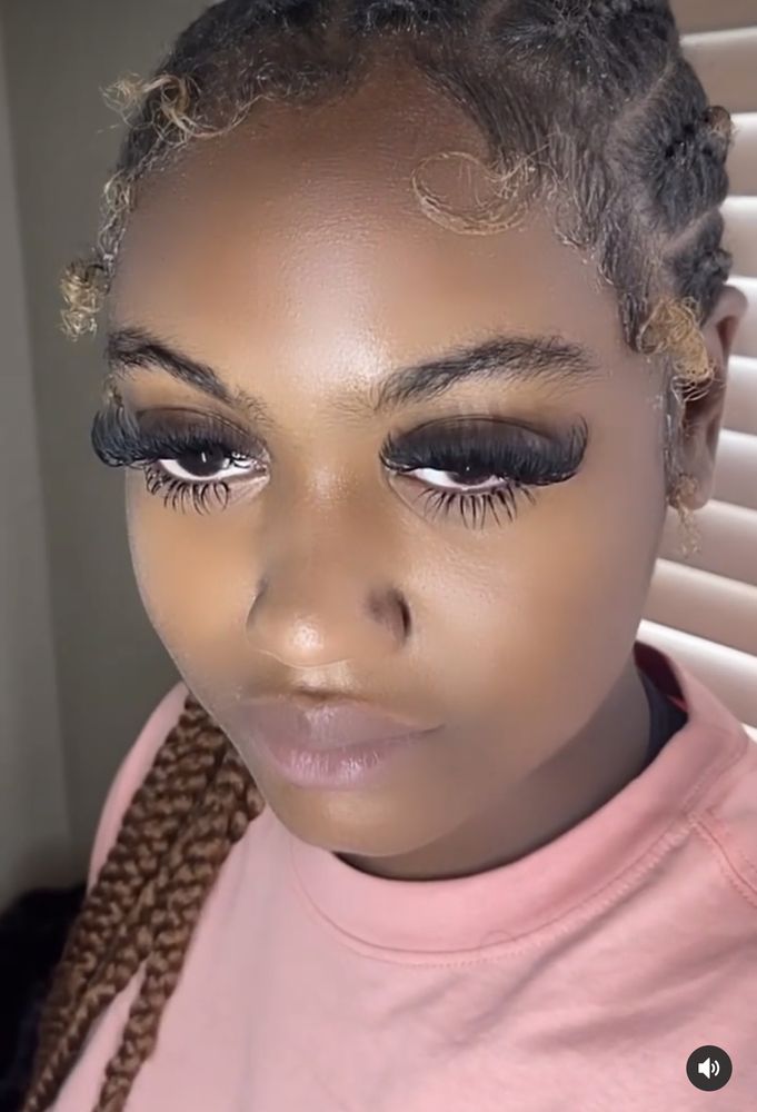 TORIS LASHHIZEE Baton Rouge, Louisiana Eyelash Service Phone