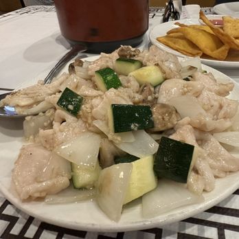 Great Wall Cuisine - Chicken Chicken with Garlic Sauce - Dim Sum Near Me - Phoenix, Arizona Great Wall Cuisine - Chicken Chicken with Garlic Sauce - Dim Sum Near Me - Phoenix, Arizona