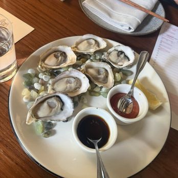 Camelia - Oysters on happy hour - French Near Me - Los Angeles, California Camelia - Oysters on happy hour - French Near Me - Los Angeles, California