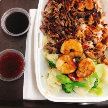 Kento's Mandarin BBQ - Super Combo with Extra Sauce - Chinese Near Me - Bakersfield, California Kento's Mandarin BBQ - Super Combo with Extra Sauce - Chinese Near Me - Bakersfield, California