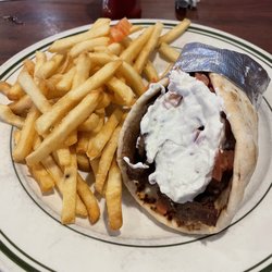 Red Olive - Gyro w/fries.