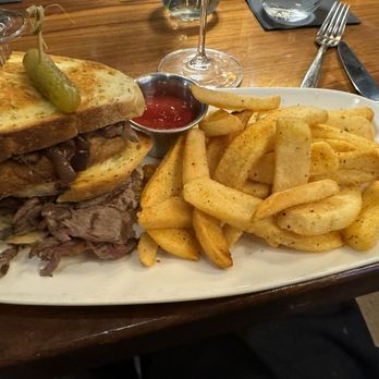 Central Bar + Restaurant - Prime Steak Sandwich - American Near Me - Bellevue, Washington