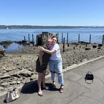 Katie Downs Waterfront Tavern - THE BIRTHDAY GIRL HAPPY BIRTHDAY EM's LOVE YOU - Pizza Near Me - Tacoma, Washington