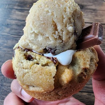 Miggy’s Bakes - S'mores cookie cup - Desserts Near Me - Middleton, Wisconsin